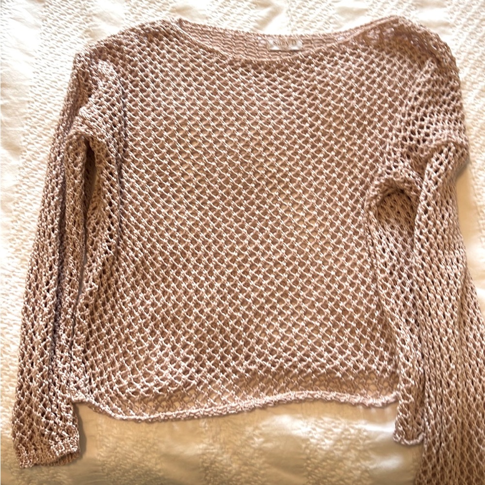 Super cute, beachy boutique find, pullover.